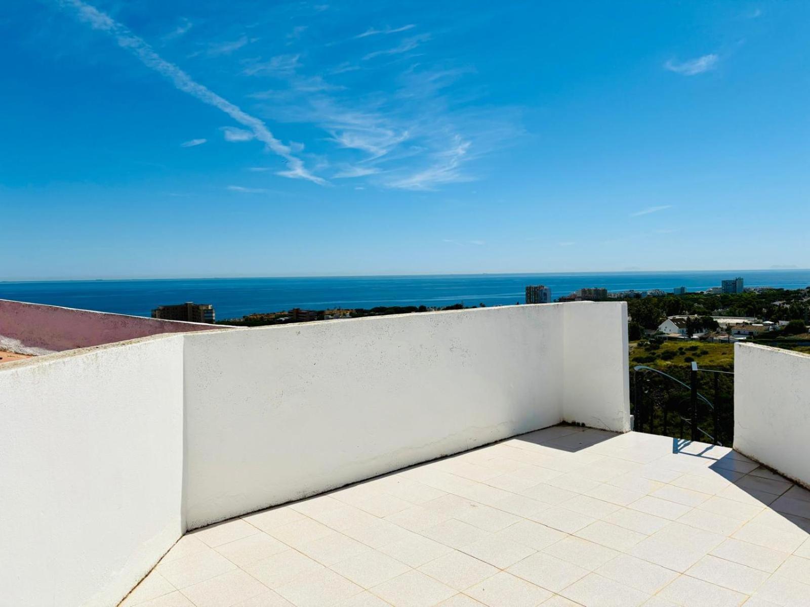 Apartament Two Bed, Two Bath With 360 Degree Sea Views With Balcony And Roof Terrace - Riviera, Costa Mijas
